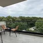 Forest-view Apartment Bucharest