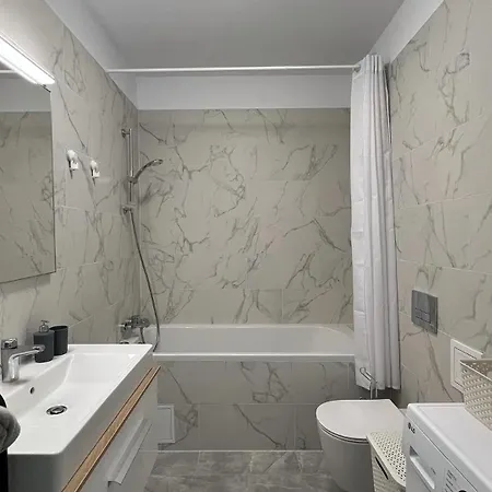 Forest-view Apartment