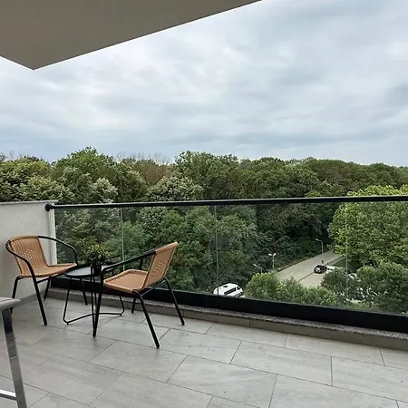Forest-view Apartment Bucharest