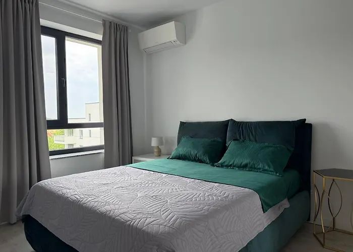 Forest-view Apartment