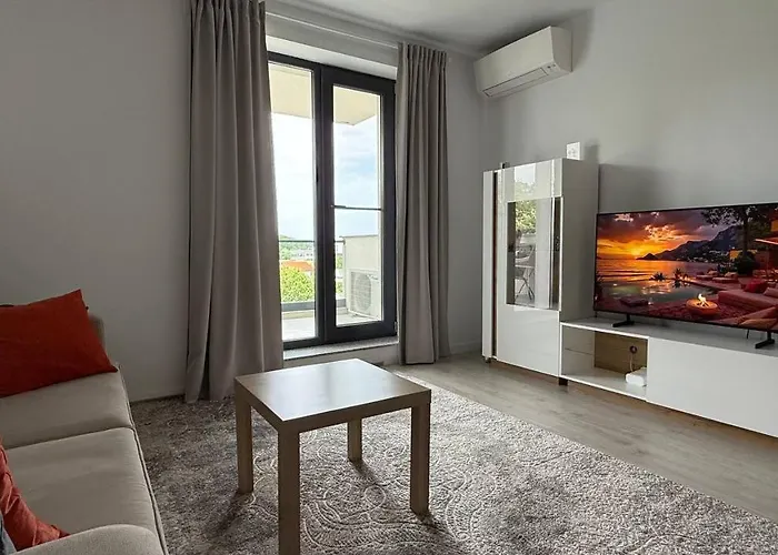 Forest-view Apartment *