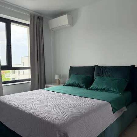 Forest-view Apartment